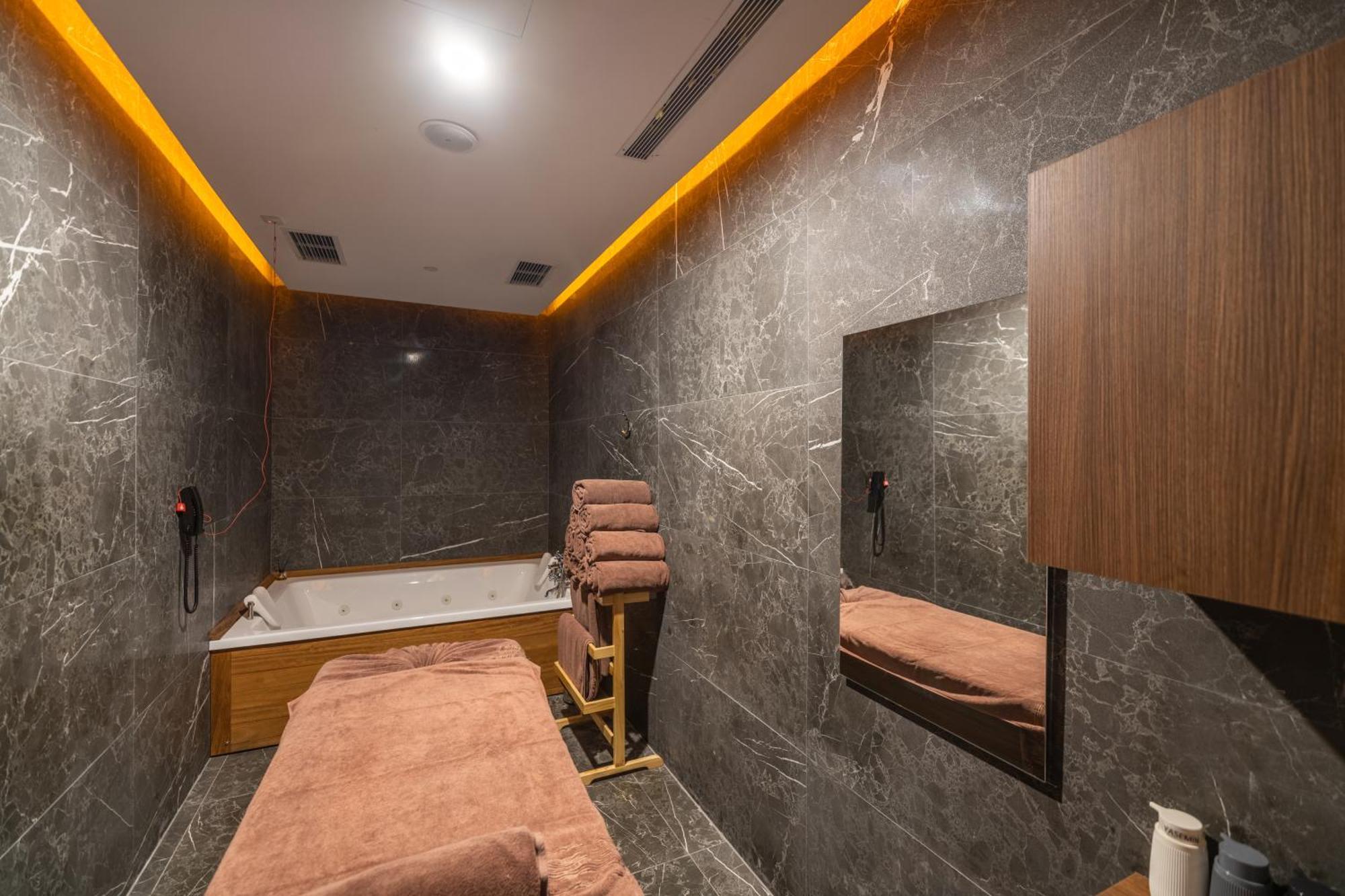 Questa Thermal & Spa Hotel Eskisehir Bagian luar foto